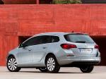 Opel Astra Sports Tourer 2012 года